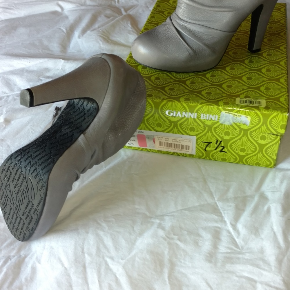 Gianni Bini Gray "Dutchess" Booties